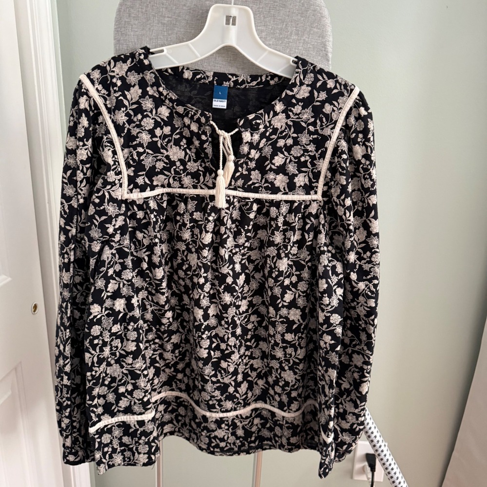 Old Navy Black Floral Peasant Blouse L Cotton Boho Folk Cottagecore Tassel Top